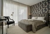 Chalet independiente con terreno en venta en la España, Marbella, ref: TR226002 foto