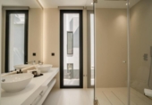 Chalet independiente con terreno en venta en la España, Marbella, ref: TR226002 foto