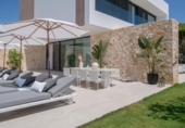 Chalet independiente con terreno en venta en la España, Marbella, ref: TR239831 foto