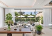 Chalet independiente con terreno en venta en la España, Marbella, ref: TR239831 foto