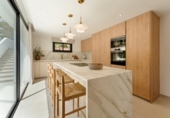 Chalet independiente con terreno en venta en la España, Marbella, ref: TR346265 foto