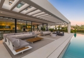 Chalet independiente con terreno en venta en la España, Marbella, ref: TR261412 foto