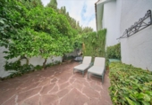 Chalet independiente con terreno en venta en la España, Marbella, ref: TR244032 foto