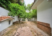 Chalet independiente con terreno en venta en la España, Marbella, ref: TR244032 foto