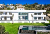 Chalet independiente con terreno en venta en la España, Estepona, ref: TR148937 foto