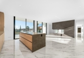 Chalet independiente con terreno en venta en la España, Estepona, ref: TR148937 foto