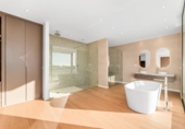 Chalet independiente con terreno en venta en la España, Estepona, ref: TR148937 foto