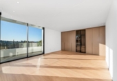Chalet independiente con terreno en venta en la España, Estepona, ref: TR148937 foto