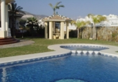 Chalet independiente con terreno en venta en la España, Benalmádena, ref: TR133338 foto