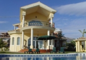 Chalet independiente con terreno en venta en la España, Benalmádena, ref: TR133338 foto