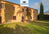 Chalet independiente con terreno en venta en la España, Santa Cristina d'Aro, ref: TR222444 foto