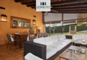 Chalet independiente con terreno en venta en la España, Santa Cristina d'Aro, ref: TR222444 foto