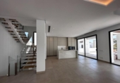 Chalet independiente con terreno en venta en la España, Marbella, ref: TR175971 foto