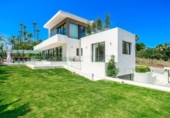 Chalet independiente con terreno en venta en la España, Marbella, ref: TR157516 foto