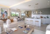 Chalet independiente con terreno en venta en la España, Estepona, ref: TR222275 foto