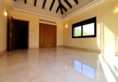 Chalet independiente con terreno en venta en la España, Marbella, ref: TR239810 foto