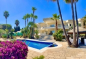 Chalet independiente con terreno en venta en la España, Marbella, ref: TR239794 foto