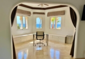 Chalet independiente con terreno en venta en la España, Marbella, ref: TR239794 foto