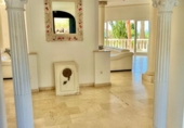 Chalet independiente con terreno en venta en la España, Marbella, ref: TR239794 foto