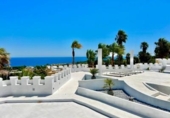 Chalet independiente con terreno en venta en la España, Marbella, ref: TR239794 foto