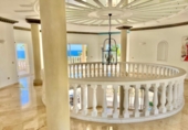 Chalet independiente con terreno en venta en la España, Marbella, ref: TR239794 foto