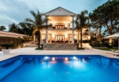 Chalet independiente con terreno en venta en la España, Marbella, ref: TR144806 foto