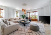 Chalet independiente con terreno en venta en la España, Marbella, ref: TR144806 foto