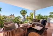 Chalet independiente con terreno en venta en la España, Marbella, ref: TR144806 foto