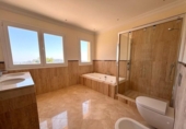 Chalet independiente con terreno en venta en la España, Benahavís, ref: TR169524 foto