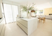 Casa de pueblo en venta en la España, Marbella, ref: TR301522 foto