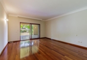 Chalet independiente con terreno en venta en la España, Marbella, ref: TR172590 foto