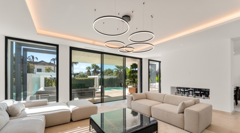 Malaga - Estepona - 1131m2