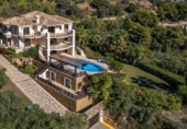 Chalet independiente con terreno en venta en la España, Marbella, ref: TR148797 foto