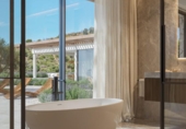 Chalet independiente con terreno en venta en la España, Marbella, ref: TR239870 foto
