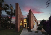 Chalet independiente con terreno en venta en la España, Benahavís, ref: TR239910 foto