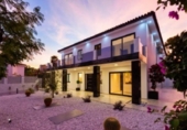 Chalet independiente con terreno en venta en la España, Marbella, ref: TR239774 foto