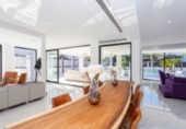 Chalet independiente con terreno en venta en la España, Marbella, ref: TR239774 foto