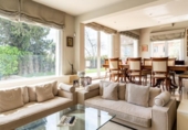 Chalet independiente con terreno en venta en la España, Barcelona, ref: TR293565 foto