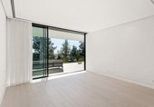Chalet independiente con terreno en venta en la España, Estepona, ref: TR157028 foto