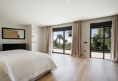 Chalet independiente con terreno en venta en la España, Marbella, ref: TR241207 foto