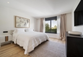 Chalet independiente con terreno en venta en la España, Marbella, ref: TR241207 foto