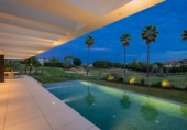 Chalet independiente con terreno en venta en la España, Marbella, ref: TR203097 foto