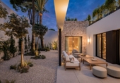 Chalet independiente con terreno en venta en la España, Marbella, ref: TR203097 foto