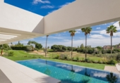 Chalet independiente con terreno en venta en la España, Marbella, ref: TR203097 foto