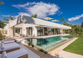 Chalet independiente con terreno en venta en la España, Marbella, ref: TR203097 foto