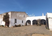 Casa de campo con terreno en venta en la España, Ciutadella de Menorca, ref: TR143060 foto