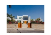 Chalet independiente con terreno en venta en la España, Adeje, ref: TR216595 foto