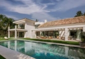 Chalet independiente con terreno en venta en la España, Estepona, ref: TR141222 foto