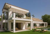 Chalet independiente con terreno en venta en la España, Estepona, ref: TR141222 foto