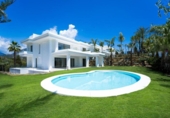 Chalet independiente con terreno en venta en la España, Marbella, ref: TR237689 foto